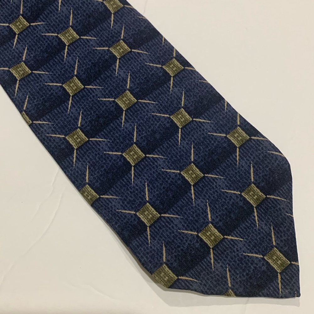 Henry Grethel tie